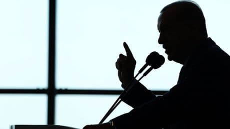 AKP’nin siyasetsizleştirme duvarı yıkılıyor!