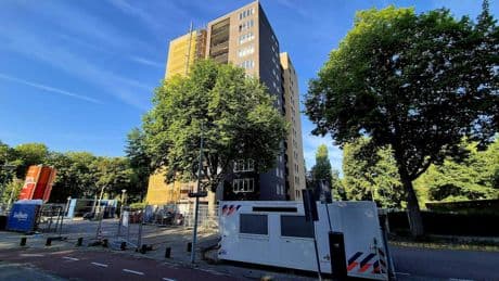 Onderzoek naar dood vrouw (80) in woning in Amsterdam Nieuw-West: politie vermoedt misdrijf