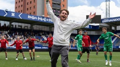 El Huesca, que busca entrenador, se interesa por Ibai Gómez