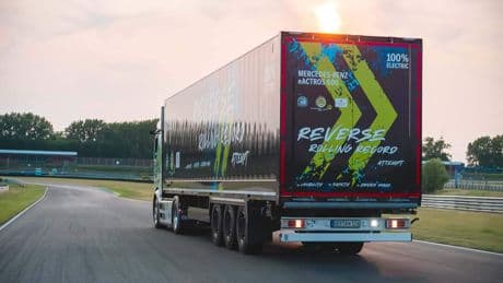 Beeindruckend oder Schwachsinn? Mercedes stellt kuriosen Weltrekord auf