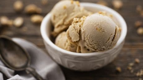 Eis selber machen: Dieses Rezept kommt mit nur einer Zutat aus