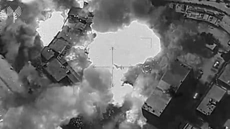 Israëlische leger deelt beelden van heftige aanvallen Damascus