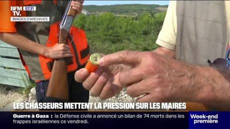 Les chasseurs se mobilisent devant les mairies, ils dénoncent un "acharnement" contre leur activité