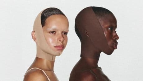 Kim Kardashians Facewear: Auch am Kiefer darf nichts schwabbeln!