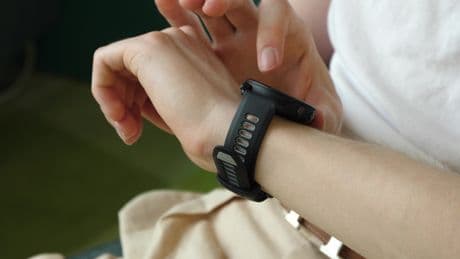 Smartwatches und Smart Rings: Wearable-Apps sammeln viel zu viele persönliche Daten