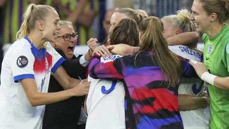 Sarina Wiegman kan nieuwe Europese titel amper geloven: ’Ik ben zo trots op mijn speelsters’