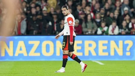 Verbazing over rode kaarten bij Feyenoord en sc Heerenveen: ’Maar dan sta je in De Kuip, hè’
