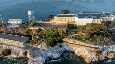 Trump souhaite rouvrir la prison d'Alcatraz (mais ça s'annonce très difficile)