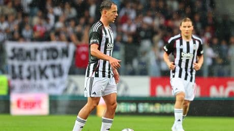 Beşiktaş hazırlık maçında St. Pölten'i mağlup etti