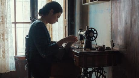 Celia Rico adapta a Chirbes para contar a las mujeres de la posguerra cuya labor era "coser, guisar y callar"