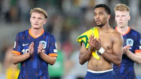 Van Dijk baalt van spel Oranje ('slecht, kan niet'), Steijn trots op debuut