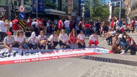 7 gündür grevdelerdi! İzmir Büyükşehir Belediyesi ile DİSK anlaştı