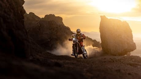 La prueba más despiadada del mundo del motor, como nunca se ha visto: 'Dakar, una carrera contra el desierto'