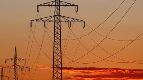 Bau neuer Stromnetze in Deutschland: Netzausbau als Freileitungen oder Erdkabel? Länder sind sich uneins