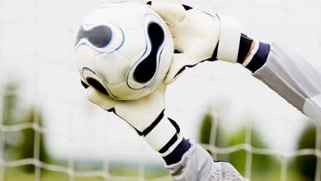 Goalkeeper saves rival player’s life after he suffered heart attack on pitch using his volunteer firefighter training
