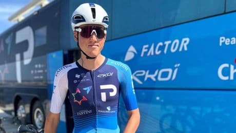 El equipo israelí retira el nombre del país en el maillot en la Vuelta para priorizar la seguridad