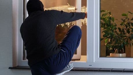 Labour will unleash 'havoc' if burglars escape prison time