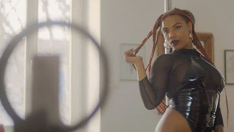 "Manchmal mehr Psychologe": OnlyFans-Models sprechen über irre Kunden-Wünsche