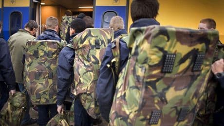 Beroepsmilitair loopt voorop bij kansrijke beroepen, kapper doet het ook goed