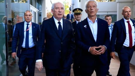 « C’était un testament, non ? » : devant le Medef, le « chant du cygne » de François Bayrou
