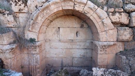 Urfa'da bulunan anıt mezar kalıntısı kayıt altına alındı