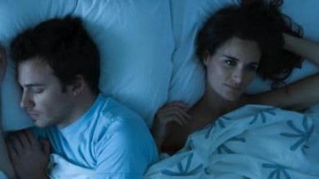 Una enfermera muestra el sencillo truco para los acabar con los ronquidos: &quot;Tendrás el mejor sueño de tu vida&quot;