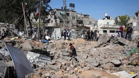 En direct, guerre à Gaza : nouvelles frappes israéliennes dans le camp de Nousseirat et dans la ville de Gaza