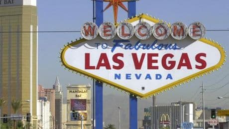 Proposta di matrimonio a Las Vegas: l’appello alla famiglia di Genova che ha scattato la foto