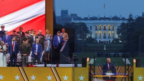 Liveblog USA unter Trump: Militärparade an Trumps 79. Geburtstag in Washington endet