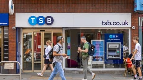 El Sabadell cierra la primera fase de venta del TSB pendiente de la decisión del BBVA