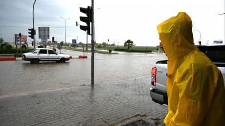 Meteoroloji: Sağanak ve kuvvetli rüzgar bekleniyor