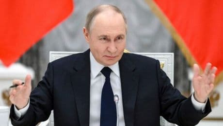 Russia economy meltdown as Putin's country faces 'hypothermia' while rail traffic plummets
