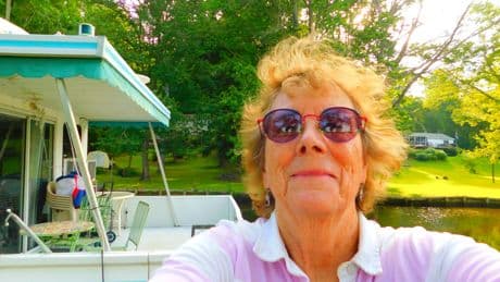 I'm a boomer living on $4,996 monthly. My houseboat saves me money and keeps me young.