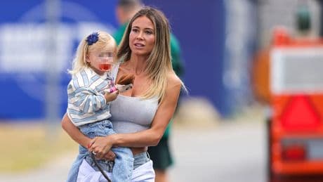 Diletta bei ihrem Loris - Liebes-Besuch auf Schalke