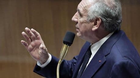 Après les sabotages électriques récents, François Bayrou annonce étendre la surveillance à « tous les lieux critiques »