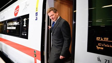 Allemagne : le patron de la Deutsche Bahn paie le prix fort pour les retards de train