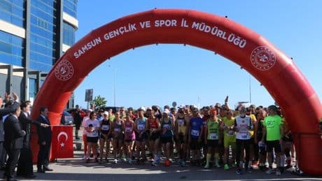 Samsun’da 19 Mayıs Uluslararası Yarı Maratonu başladı