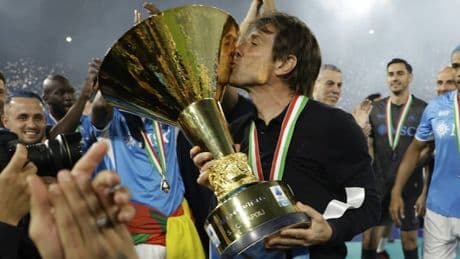 <p>Conte, dalla Juve al Napoli il segreto dello Scudetto &egrave; sempre quello. Ed &egrave; il migliore d'Europa</p>
