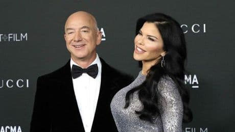 Bezos matrimonio, allarme sicurezza a Venezia: festa spostata in Arsenale, cosa è successo. Oggi la riunione in prefettura
