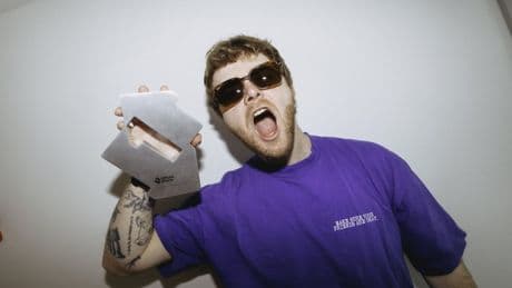 Alex Warren named US male artist with longest-running UK number one single