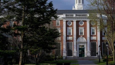 Bundesregierung bietet Harvard Eröffnung eines „Exil-Campus“ in Deutschland an