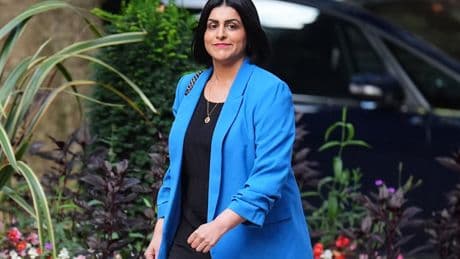 New home secretary hit with immediate crisis as small boat Channel crossings top 30,000