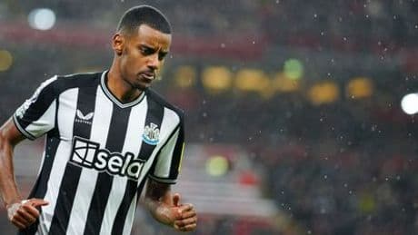 Fußball: Alexander Isak wechselt für 150 Millionen zum FC Liverpool