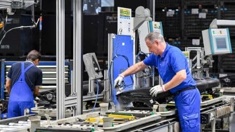 Jobs in Gefahr: Autohersteller und Zulieferer streichen viele Stellen