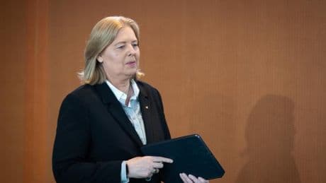 Tariftreuegesetz: Bas verteidigt Tariftreuegesetz gegen Kritik der Arbeitgeber
