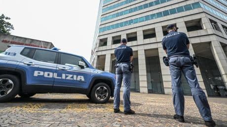 I vigili di Genova accusati dei pestaggi ora denunciano le vittime