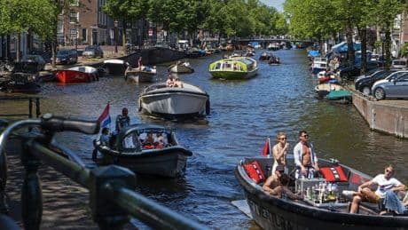 Zo schaf je een sloep aan: alles wat je moet weten voordat je het water op gaat