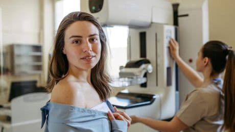 „Die Mammographie ist bei Frauen mit dichtem Brustgewebe quasi blind“