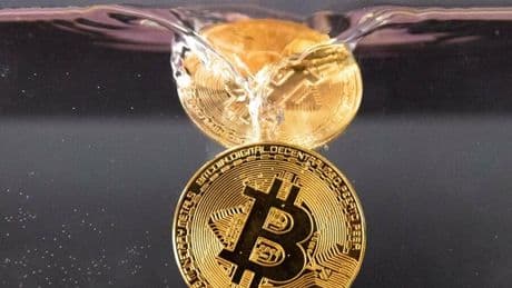 Kryptowährung: Bitcoin fällt in Richtung 115.000 Dollar – Welche Marken jetzt wichtig sind