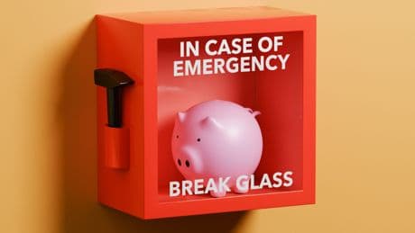 I'm a wealth advisor. These are my top tips for navigating market uncertainty, including how to manage your retirement savings.
